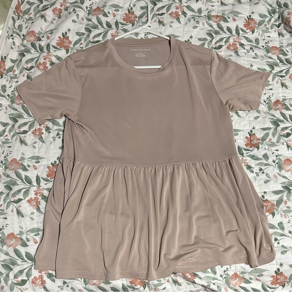 AMERICAN EAGLE flowy dress up tee